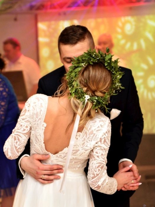 Suknia ślubna, długi rękaw, rozmiar 34. Szyta w salonie.