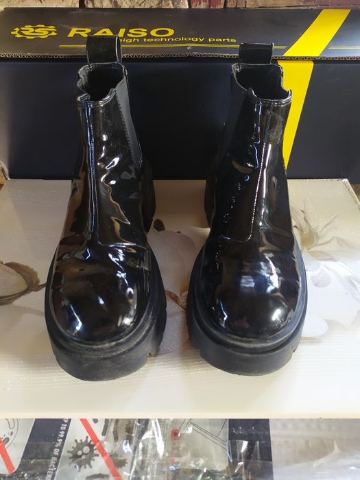 Жіночі весняні ботінки