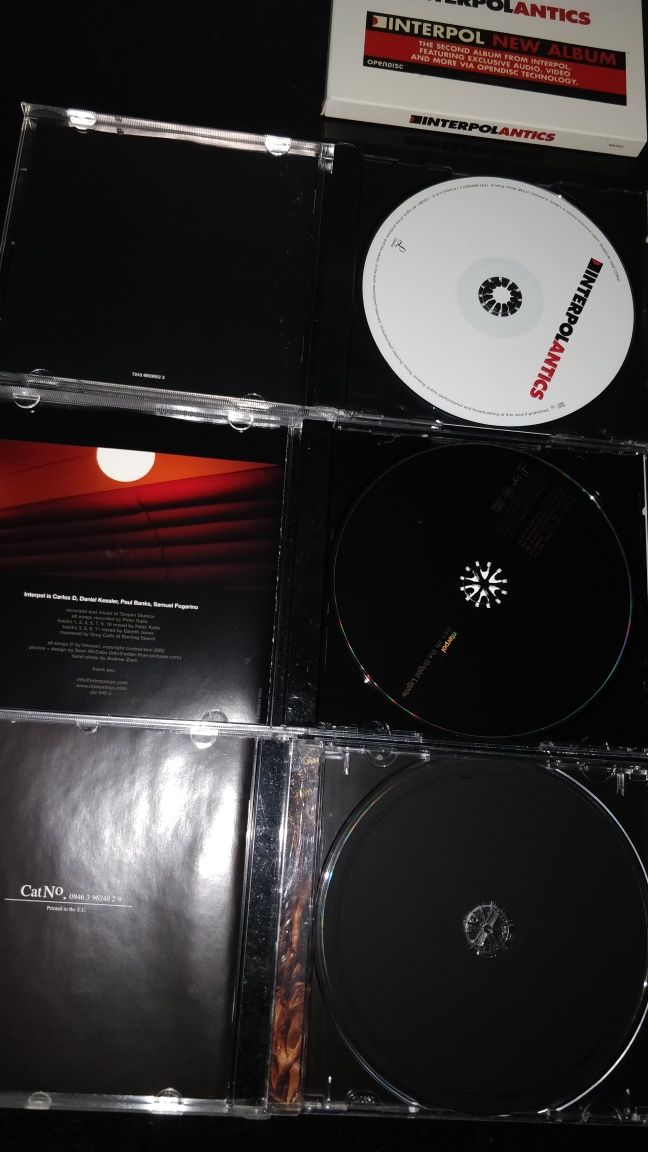 Interpol ( Turn on the Bright, antics e our love to admire