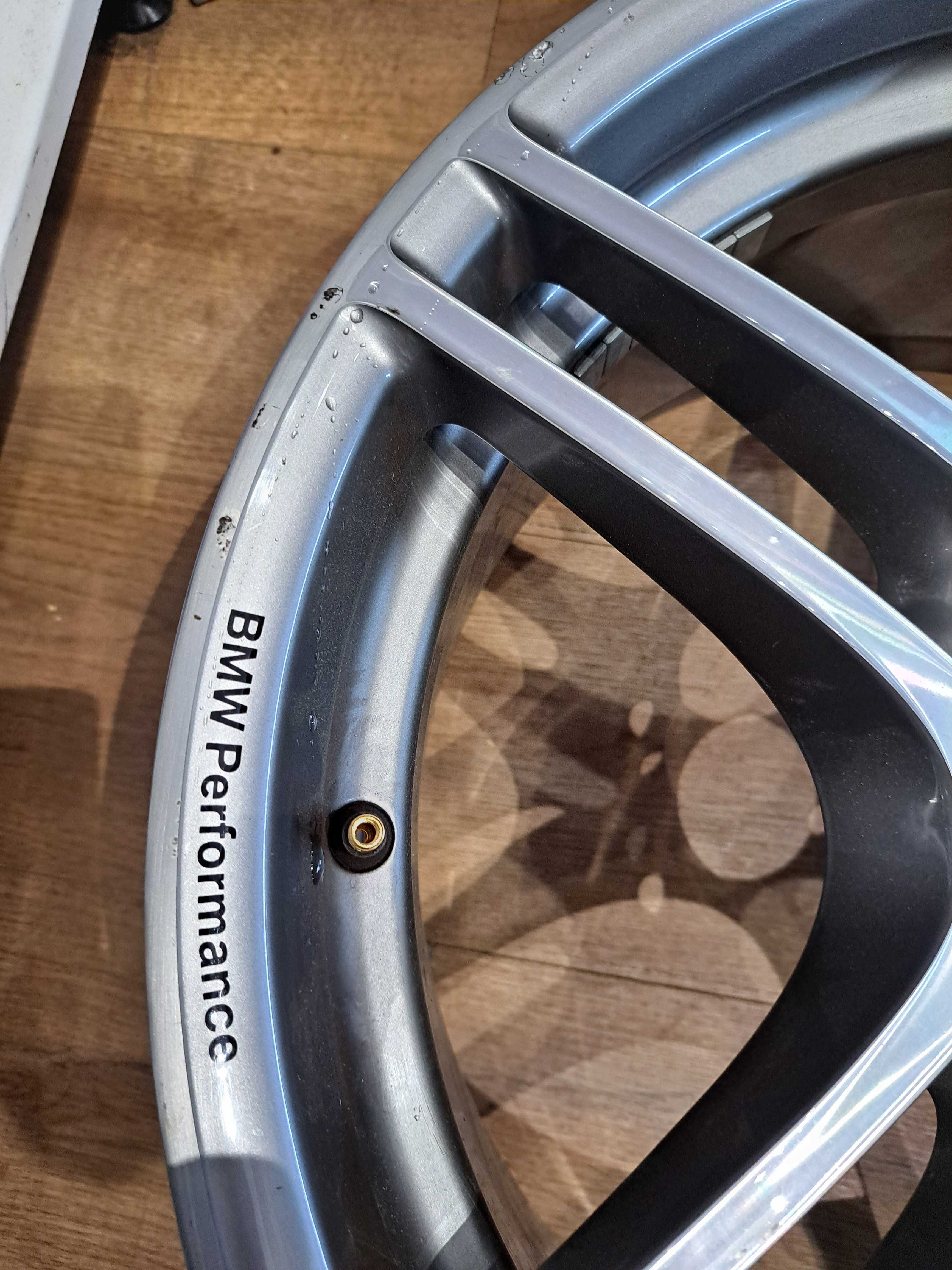 Oryginalna felga BMW Performance 18"