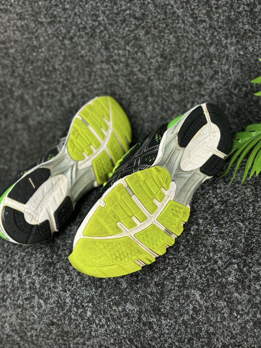 Asics кросівки розмір 44 28 см