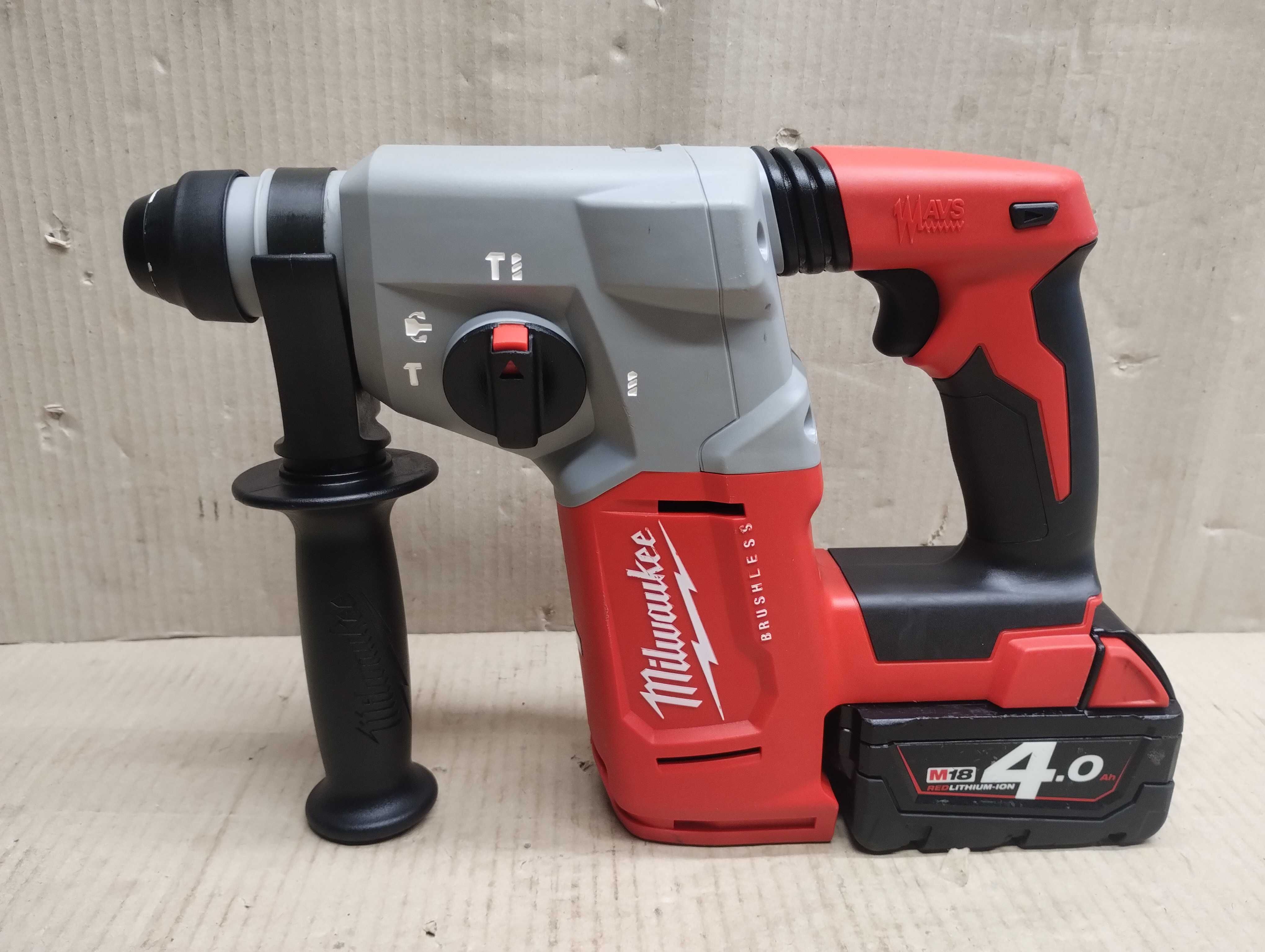 Młotowiertarka Milwaukee m18 BLH z 2024 roku 4.0Ah