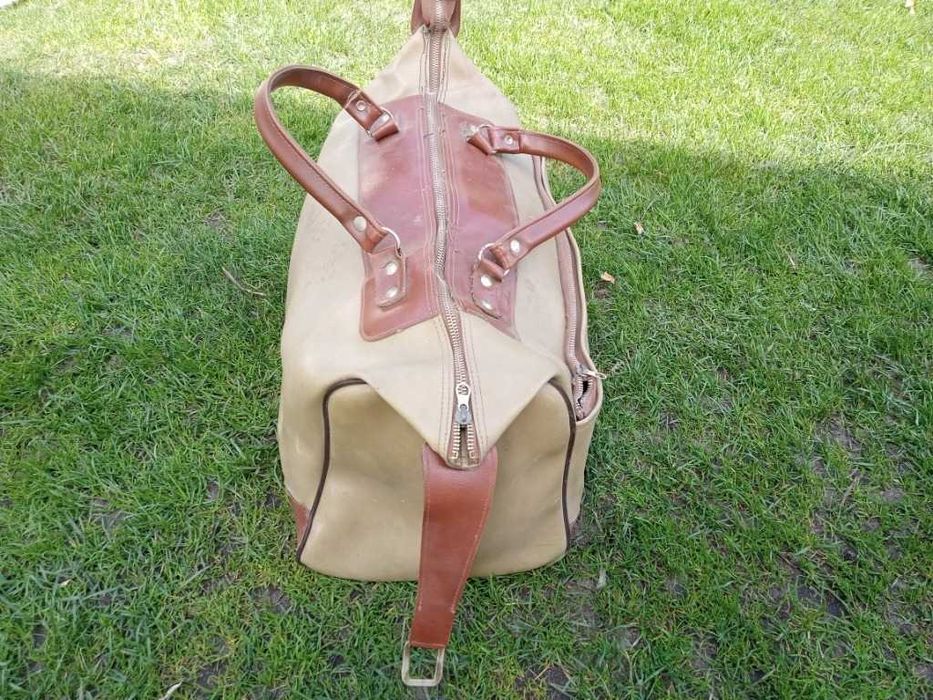 stara torba podróżna