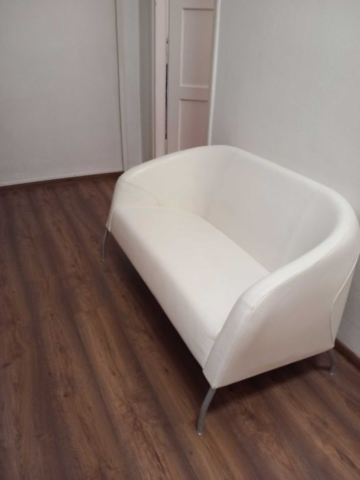 Nowoczesna sofa tapicerowana