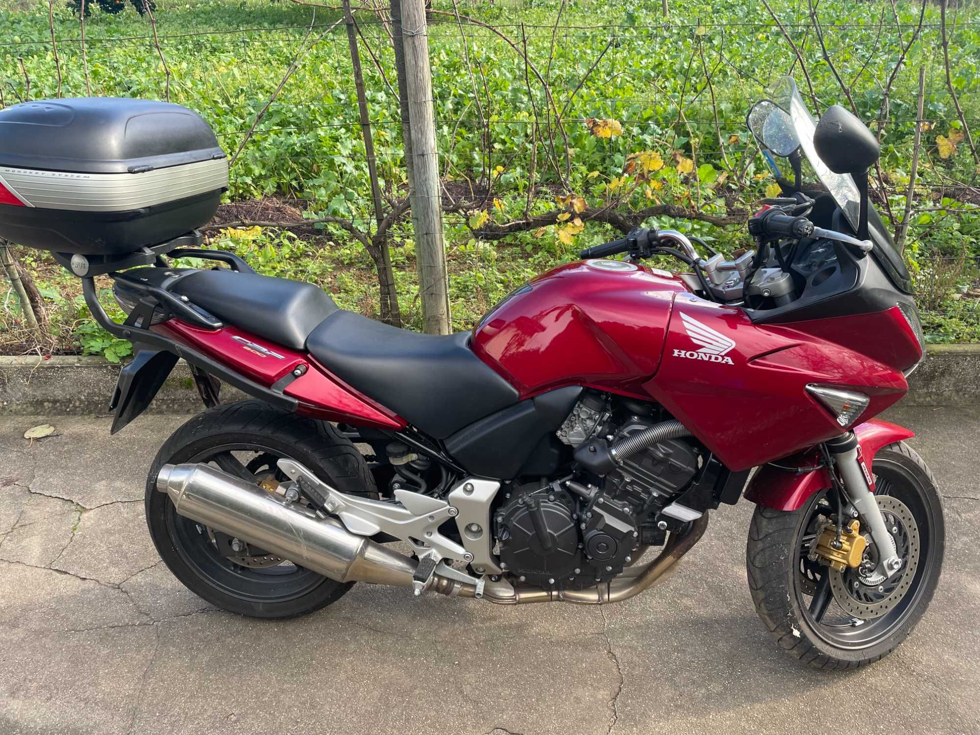 Vendo Honda 600 CBF SA.