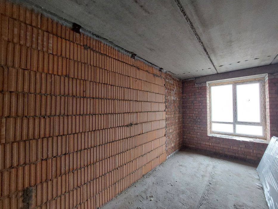 Продам 1-но комнатную квартиру в кирпичном доме на Сахарова. Рассрочка