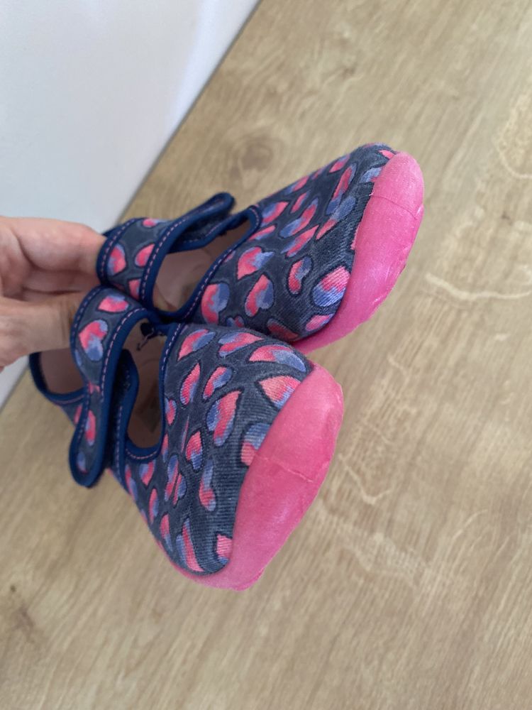 Superfit kapcie w serca