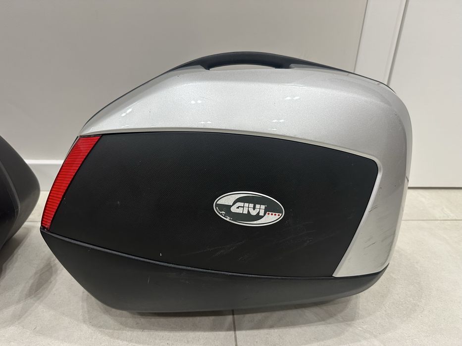 Бічні кофри Givi V35