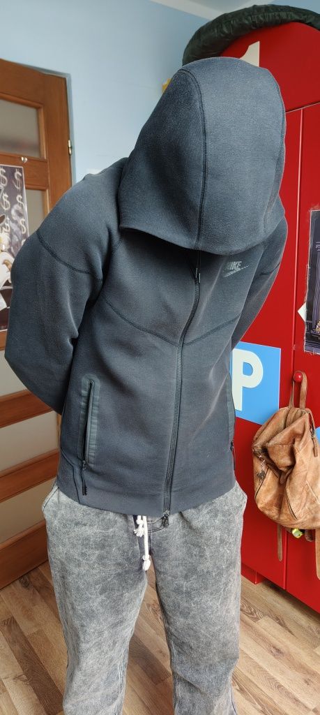 Bluza Tech czarny lekko używany rozmiar S