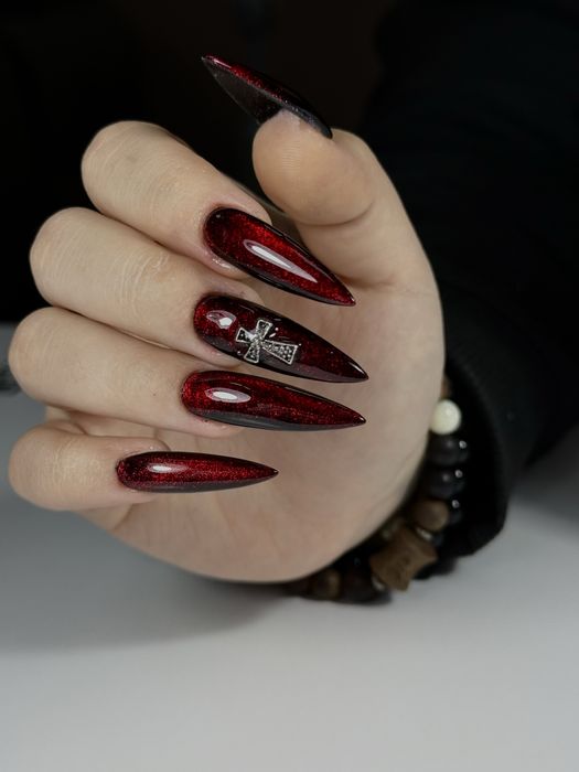 Манікюр у Львові | Покриття гель-лаком | Зміцнення | Дизайн)