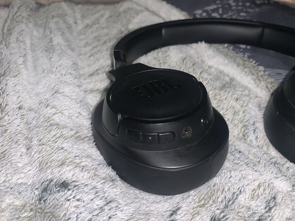 Безпровідні JBL 710