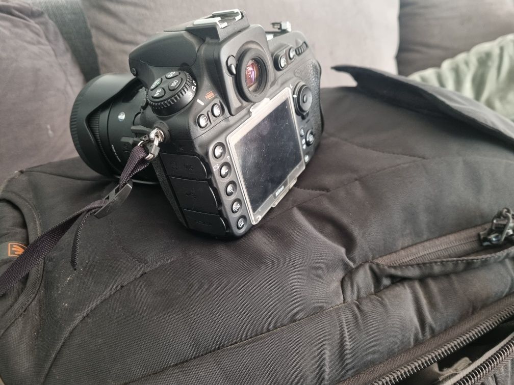 Nikon D810 plus grip NIKON