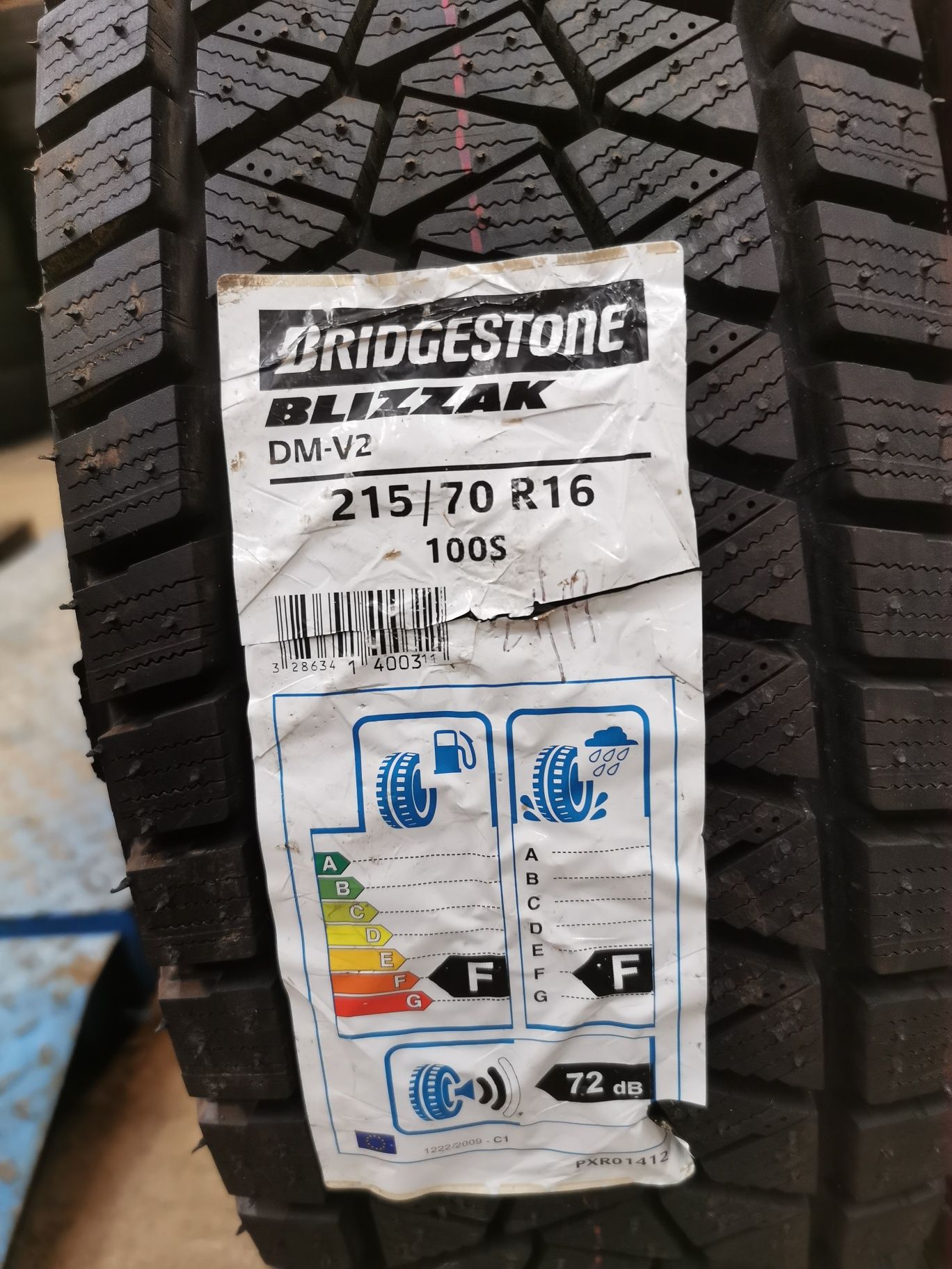 Para opon 215/70R16 100S Bridgestone Blizzak DM-V2 WYPRZEDAŻ MAGAZYNU