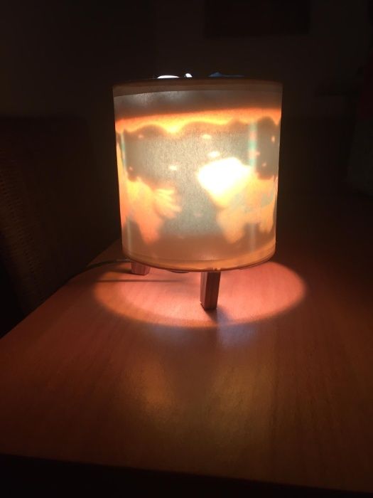 Candeeiro/ Luz de Presença para quarto de Criança