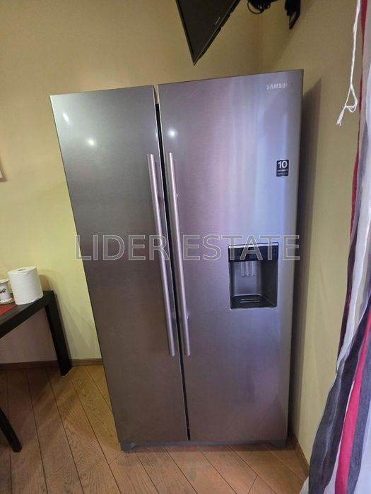 Продам 2-кімнатну квартиру по вул. Гленца