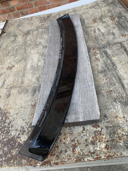 Продам дефлектор на Тойоту каролу 2007-2010г.в.