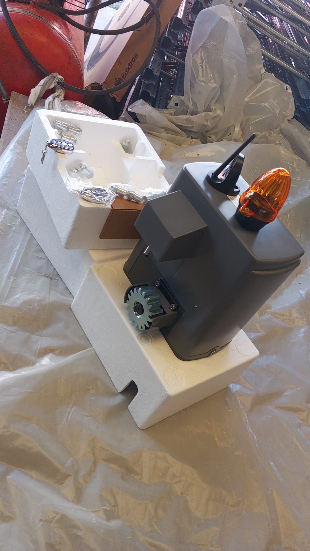 Motores FF EUROPE para portões. Com capacidade de 600kg. NOVOS