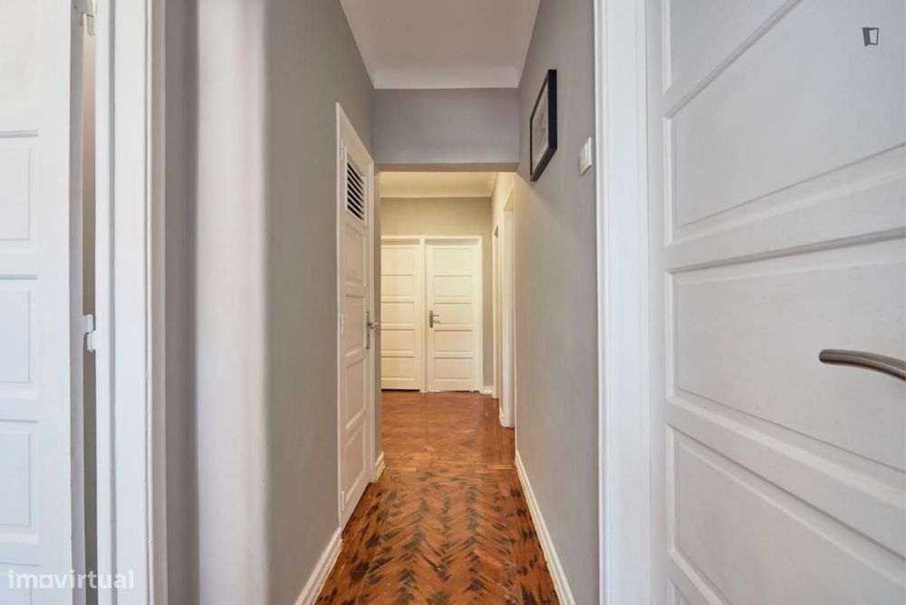 Quarto - localizado em Amadora Lisbon