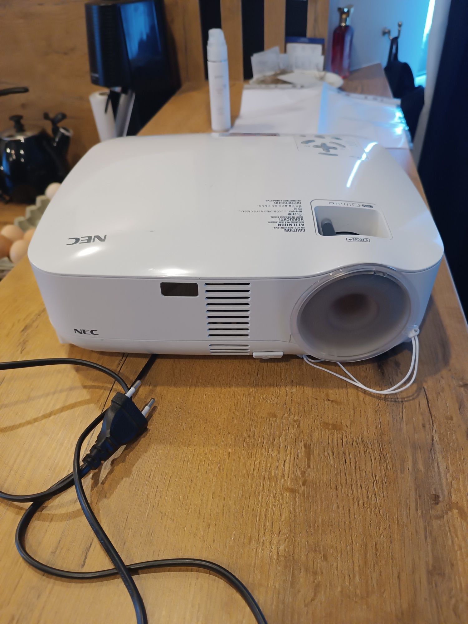 Projektor nec VT700G