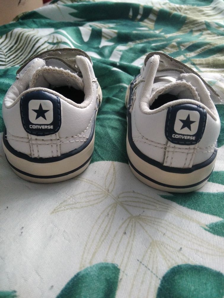 Białe adidaski Converse 19