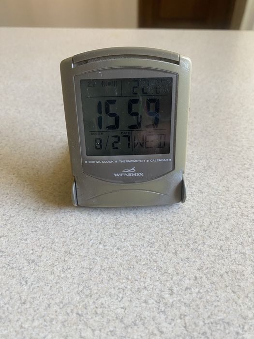 Годинник, будильник настільний