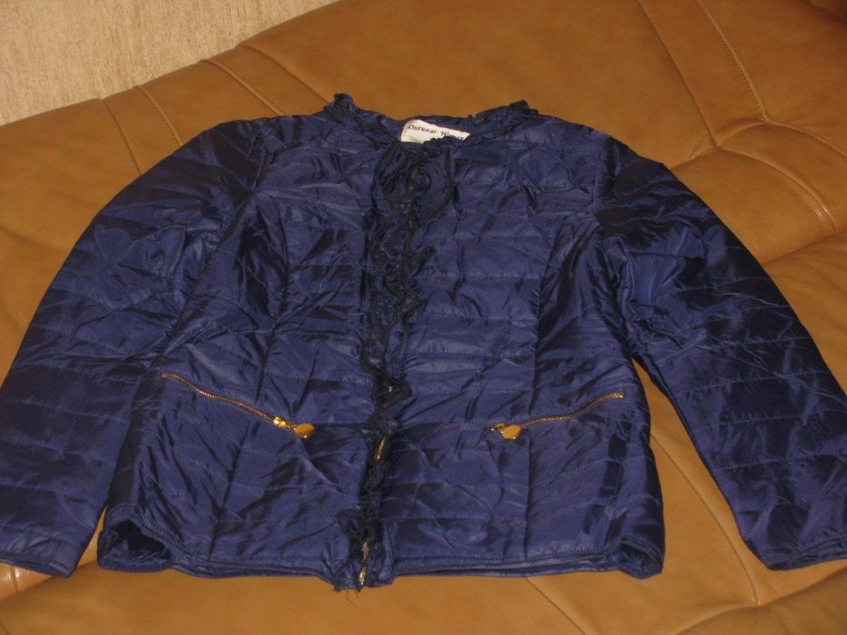 Outwear Woman - nowa lekka z falbankami kobieca 40/42!!!