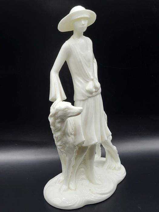 Porcelanowa figurka Clara Royal Worcester
