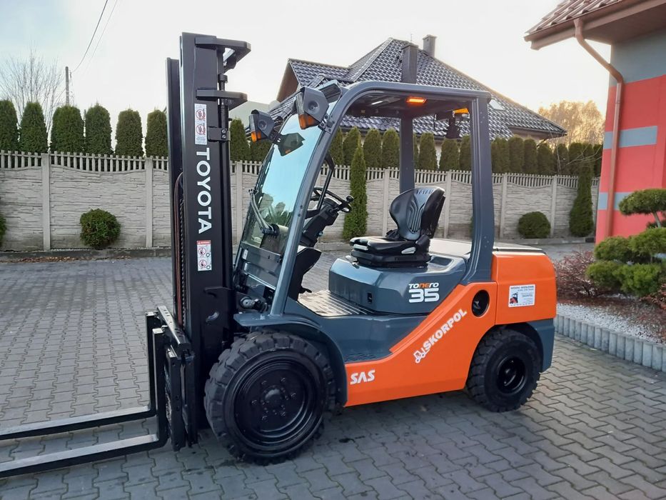 Toyota 52-8FDJF35  Wózek widłowy TOYOTA Wolny Skok 2098mth jak nowa!!