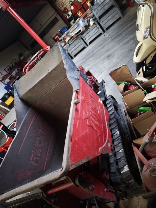 Wozidło miniwywrotka gąsienicowa Hinowa HP 1100