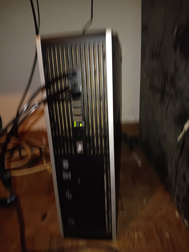 Computador hp completo com torre ecrã teclado e mouse 
 com Windows 11