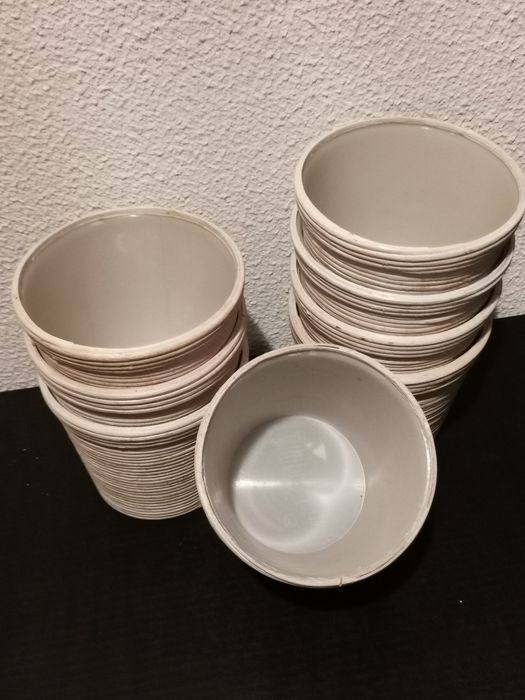 Lote 8 vasos em verga, pequenos (ikea)