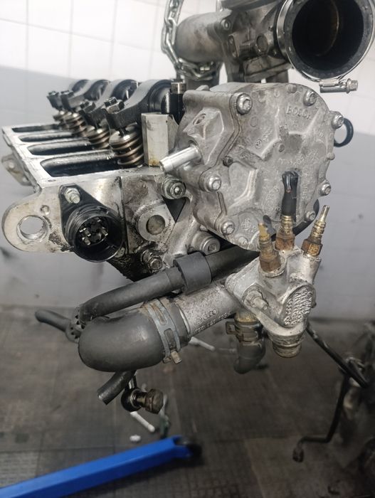 Cabeça de motor pd115 como nova