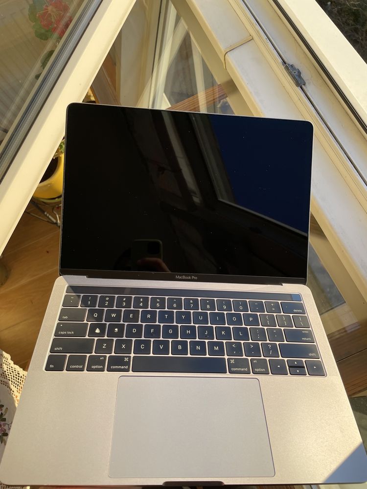 Macbook pro 13 | 2016 | 256 | RAM 16gb