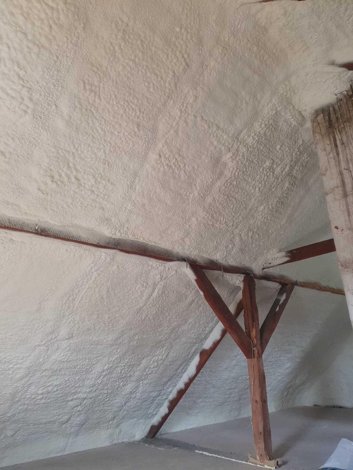 Piana pur ocieplanie docieplanie izolacje poddasza ściany dachy stropy