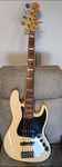 Fender American Deluxe Jazz Bass V,Olimpii biały