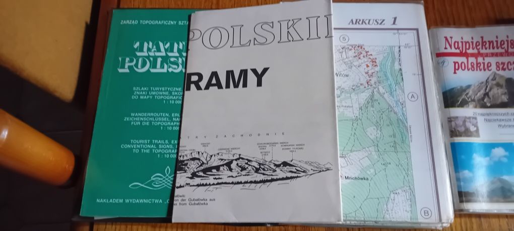 Zestaw 6 Książek o Tatrach i Zakopanem i kilkanascie map szlaków  górs