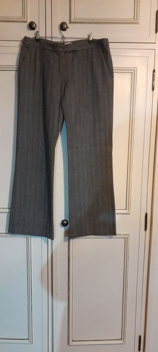 Calcas cortes direito em lã