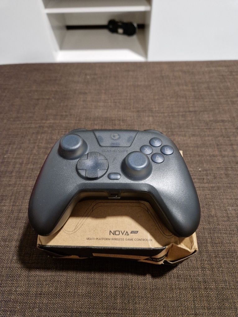 Comando Gamesir Nova Lite novo