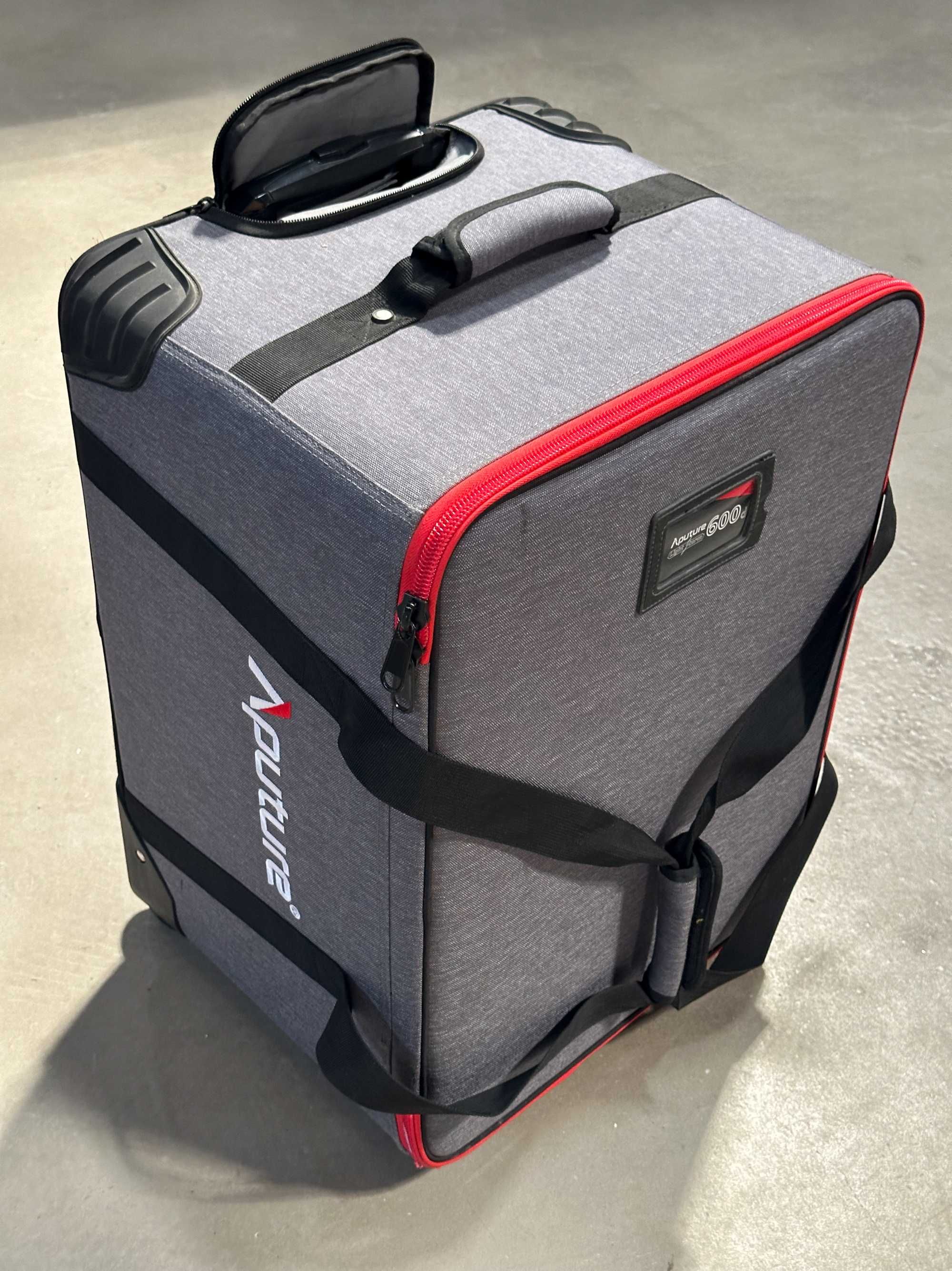 Aputure Light Storm 600d Daylight 600W LED Light Kit