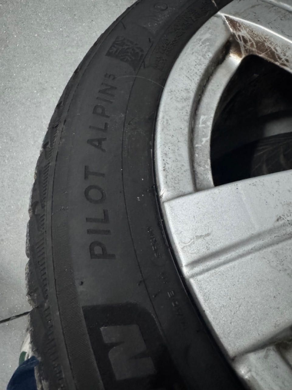 Jantes e Pneus 17 como novos