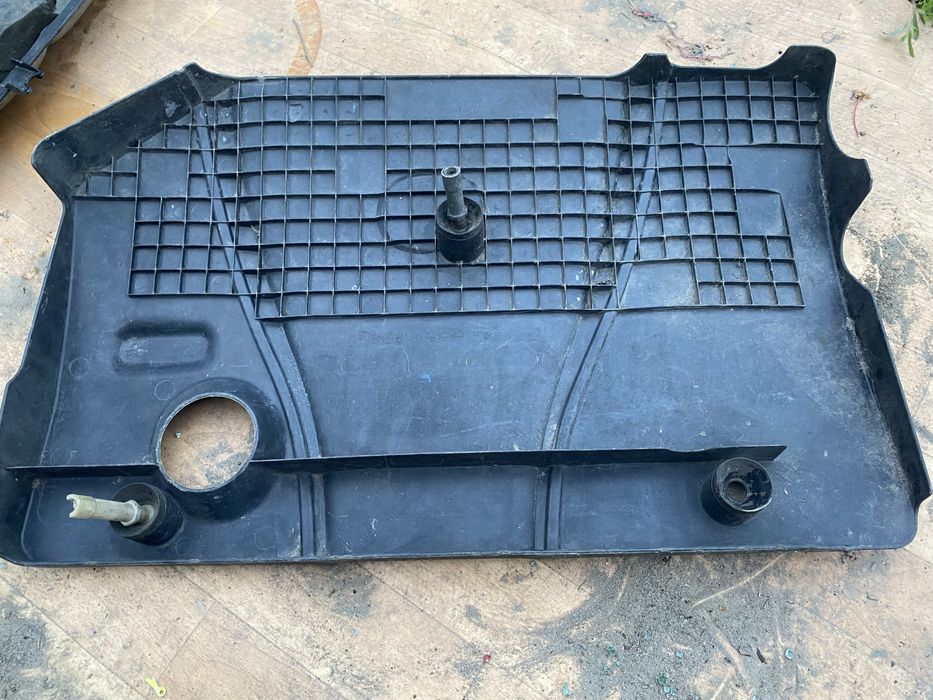 Mazda 3 bk. 5. Декоративна, пластикова кришка двигуна для Мазда