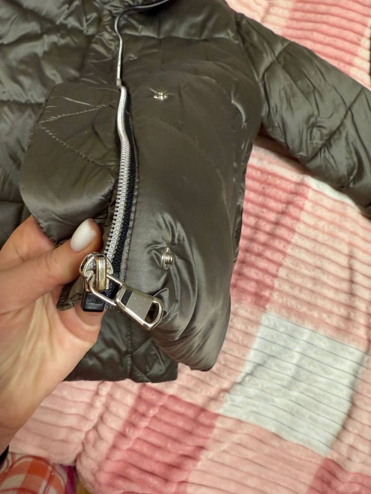 Продам куртку жіночу Mango