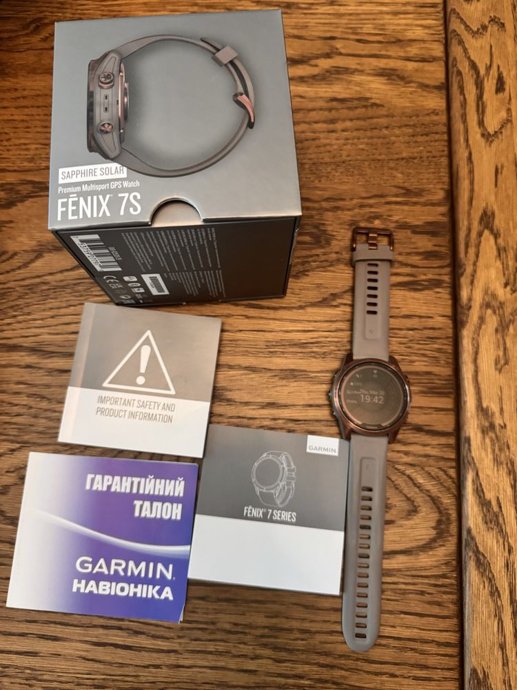 Garmin Fenix 7s Saphire Solar та оригінальні ремінці в подарунок