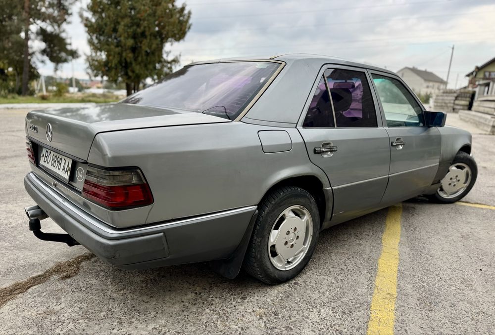 Mercedes W 124 2.5 D E-class