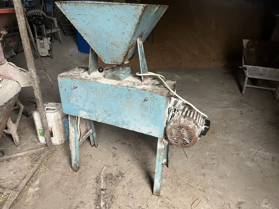 Gniotownik do zboża kukurydzy ziarna walcowy