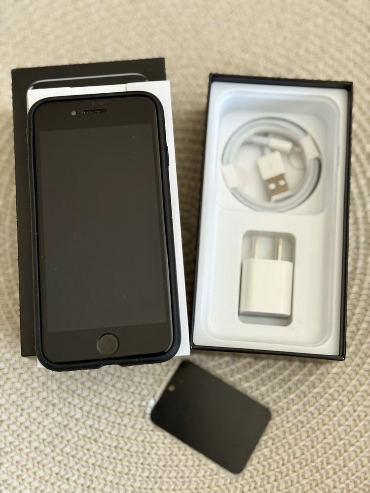 Продам Iphone 7 128GB black идеальное состояние.