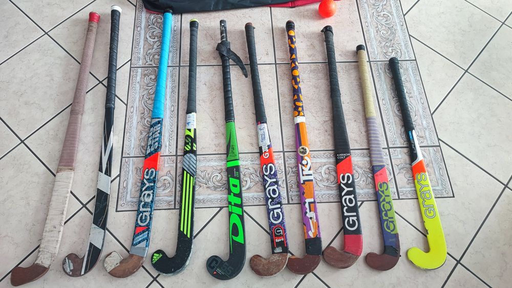 10x kij drewniany do hokeja na trawie + 2x torba