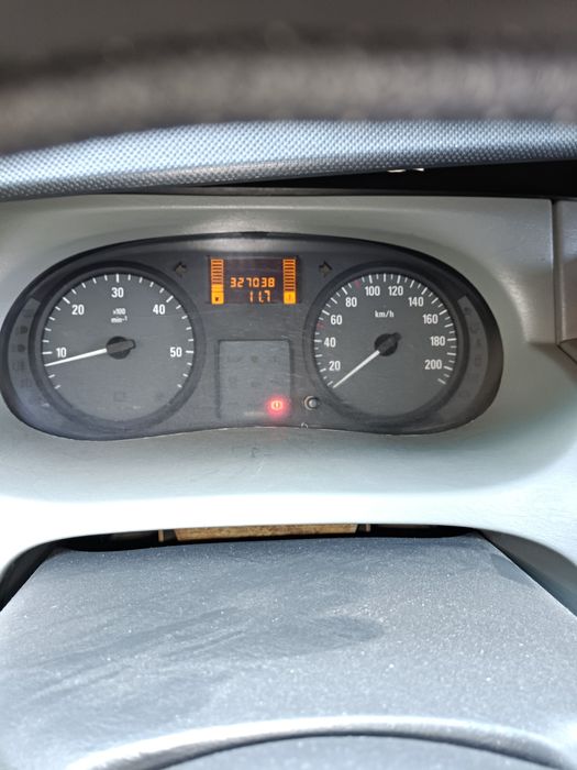 Віваро 2.0 дізель КПП 6 Ступка Грузовий.