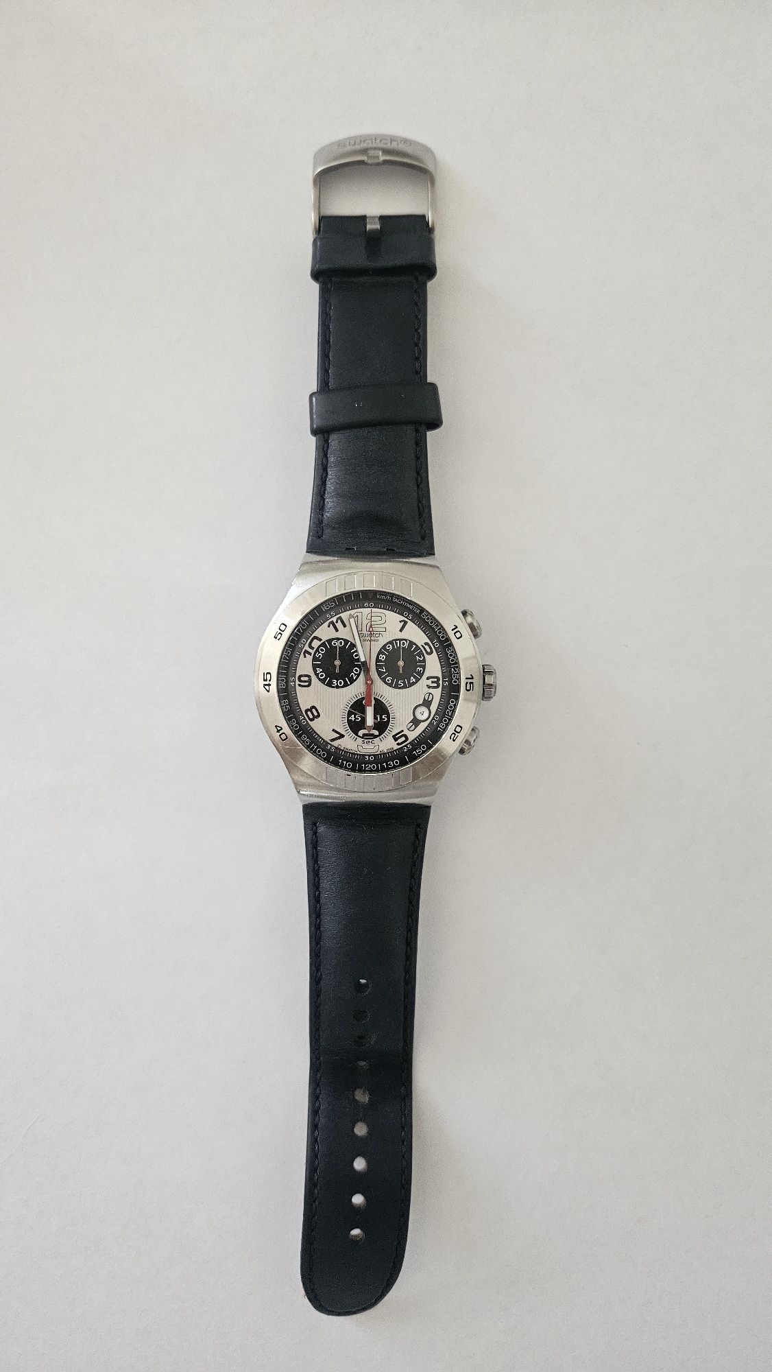 Relógio Swatch prateado / pulseira pele sintética azul marinha