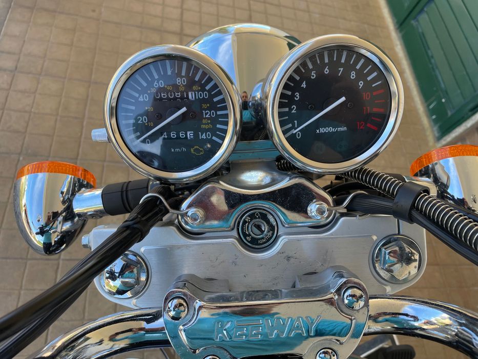 Moto Keeway 125 como nova